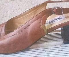 vendesi sandali per signora